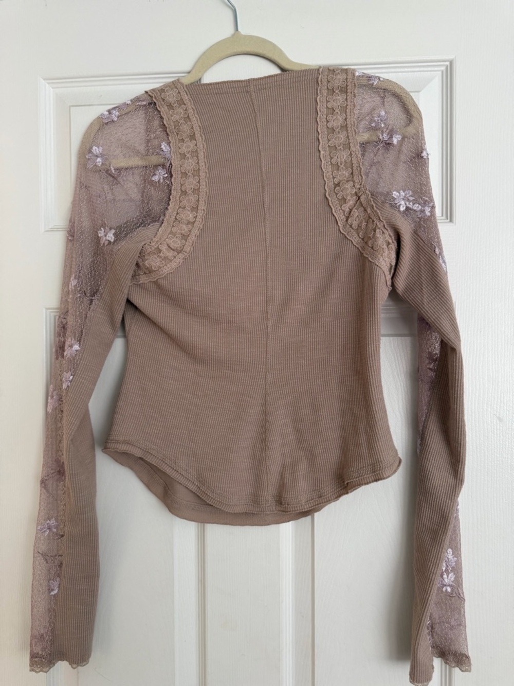 Free People Lace- Sleeve with floral detail. Ribbed Knit Top. size large. - Picture 3 of 5